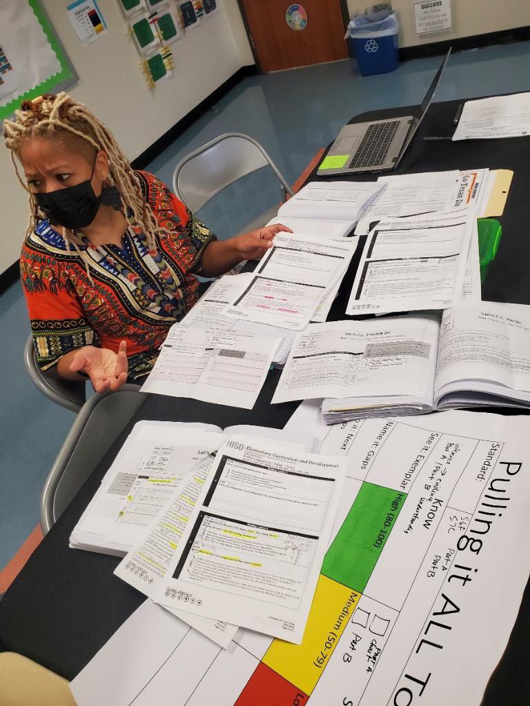 msRoshundriaK's tweet photo. Today’s PLC was Pulling it All Together! It was about looking at student work samples, seeing the gap/misconceptions, and creating a plan to close the gap! See it, name it, DO IT! @MadingES @SuperESO_3 @Erwin_Garcia_ @TammieDaily9 @dscurry75 https://t.co/mzAvgOepUj