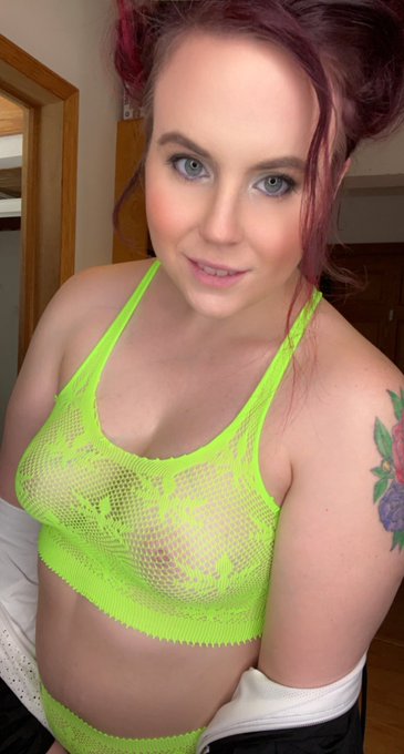 Desimae93’s pics and videos