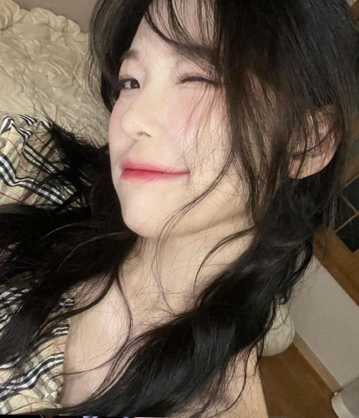 rubytarie's tweet image. sabar banget ngadepin pacarnya yang kebo ini