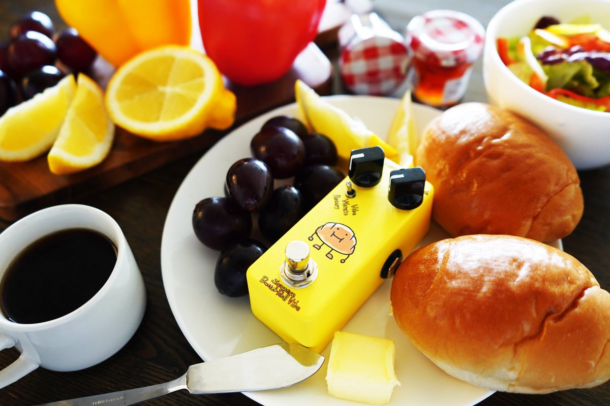 UsaBakery's tweet image. Japanese Butter Roll Vibe - three flavors of modulation all swirled into one of our tasty enclosures. Grab one from our USA webshop! #effectsbakery #modulation #vibe #rotary #pedals #pedalboard #japan #kawaii