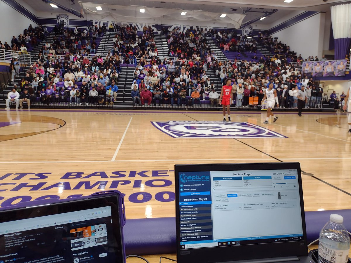 Tonight concluded my 24th year as a part of the PA team for @BenDavisBasket1 and @BenDavisGBB. I appreciate these opportunities so much. Thank you @coachCarlisle1 and @Stanbenge and all the fans at @GiantAthletics! Pic from the Pike game earlier this year. #PAAnnouncer