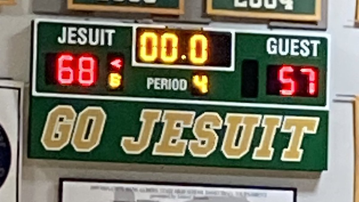 PrepHoopsOR's tweet photo. Final: @TheSaderNation 68, @WestviewBoysBB 57

@nicorafalovich led the Crusaders with 21 points. @Isaiah_Crane_ scored 18 points and @_CadeCollins added 13.

@KeeneyNolan paced the Wildcats with 15 points. @alexcchoi scored 14 points and @amare_rolle added 11. https://t.co/YnTzS1FmzD