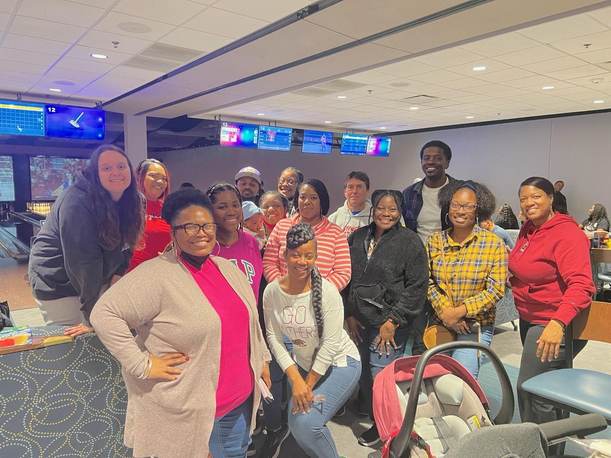 anshelltweets's tweet image. What does Summit Parkway Middle School do on Early Dismissal Days? Teaching and learning by day and bowling by night. LOL!  #powerlessons, #stationrotations  #protectthenest, #beltlinelanes, #eaglefamilysocialgathering, #positiveculturebuilding @spmeagles @Sabrina_suber