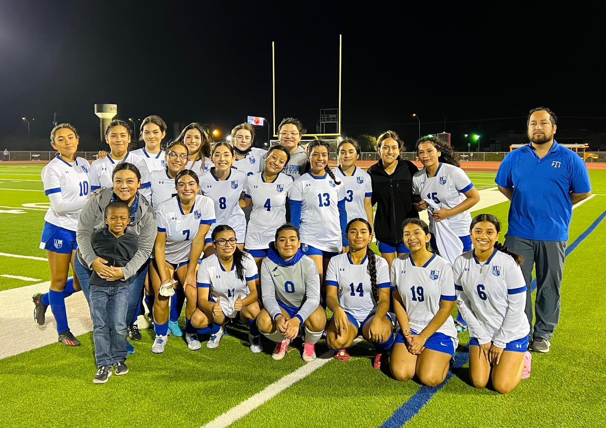 ⚽️PIHS Lady Tarpons Soccer⚽️ 

The Lady Tarpons may have come out short for the victory this evening with a score of 2-0 against La Feria, but they played amazing! Great job Lady Tarpons!