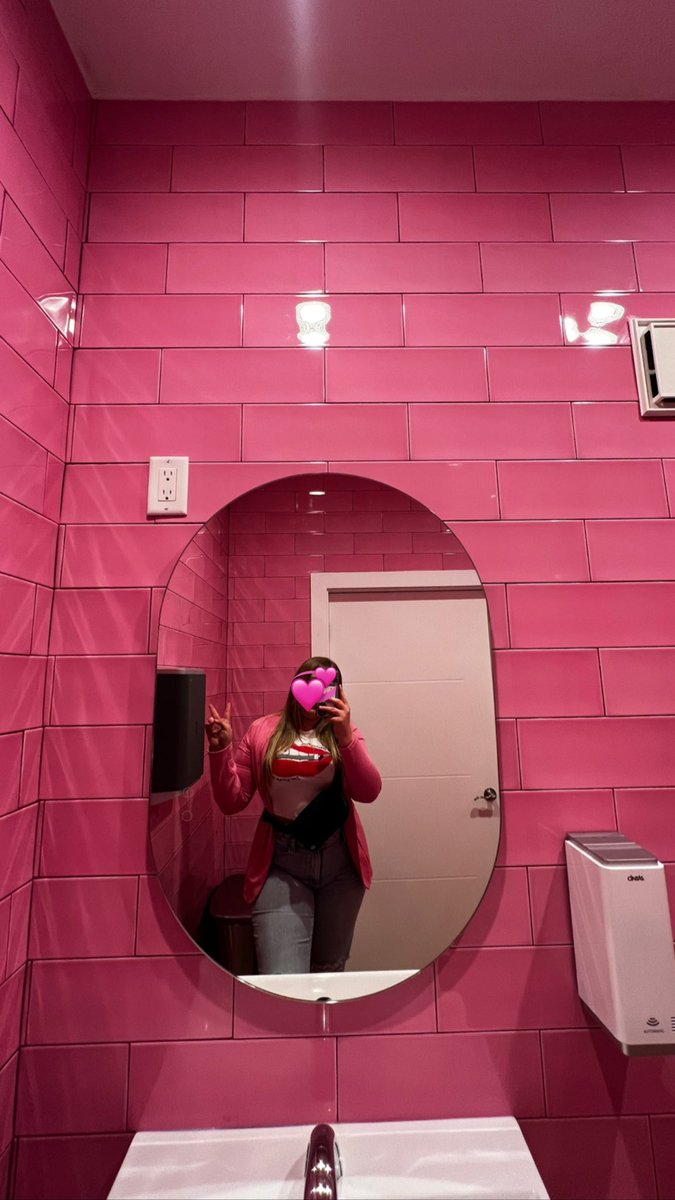 bby bre (@lifeovbre) on Twitter photo <a href="/injectionroom/">The Injection Room💋</a> ATX location is officially open! 🥹 I can’t wait to be here all the time and always dressed in PINK 💕 <a href="/injectionroom/">The Injection Room💋</a> ATX location is officially open! 🥹 I can’t wait to be here all the time and always dressed in PINK 💕