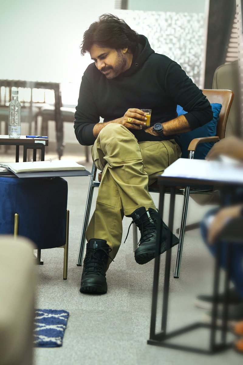 Ietsott's tweet photo. The OG @PawanKalyan ❤️‍🔥 https://t.co/MxzMnuXweB