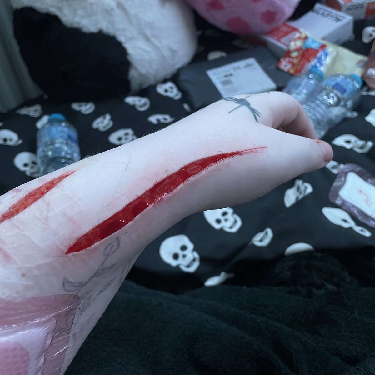 faerieslits's tweet photo. fake, for medical purposes 

from a few days ago

redinktwt yellowspongetwt beanstwt shtwt 988twt https://t.co/5yYRmqZbmR