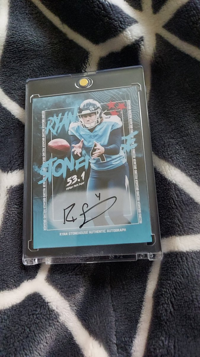 Mielkeee's tweet photo. The @_RyanStonehouse card just came in. Love it 🔥🔥. https://t.co/rF66ylGICF