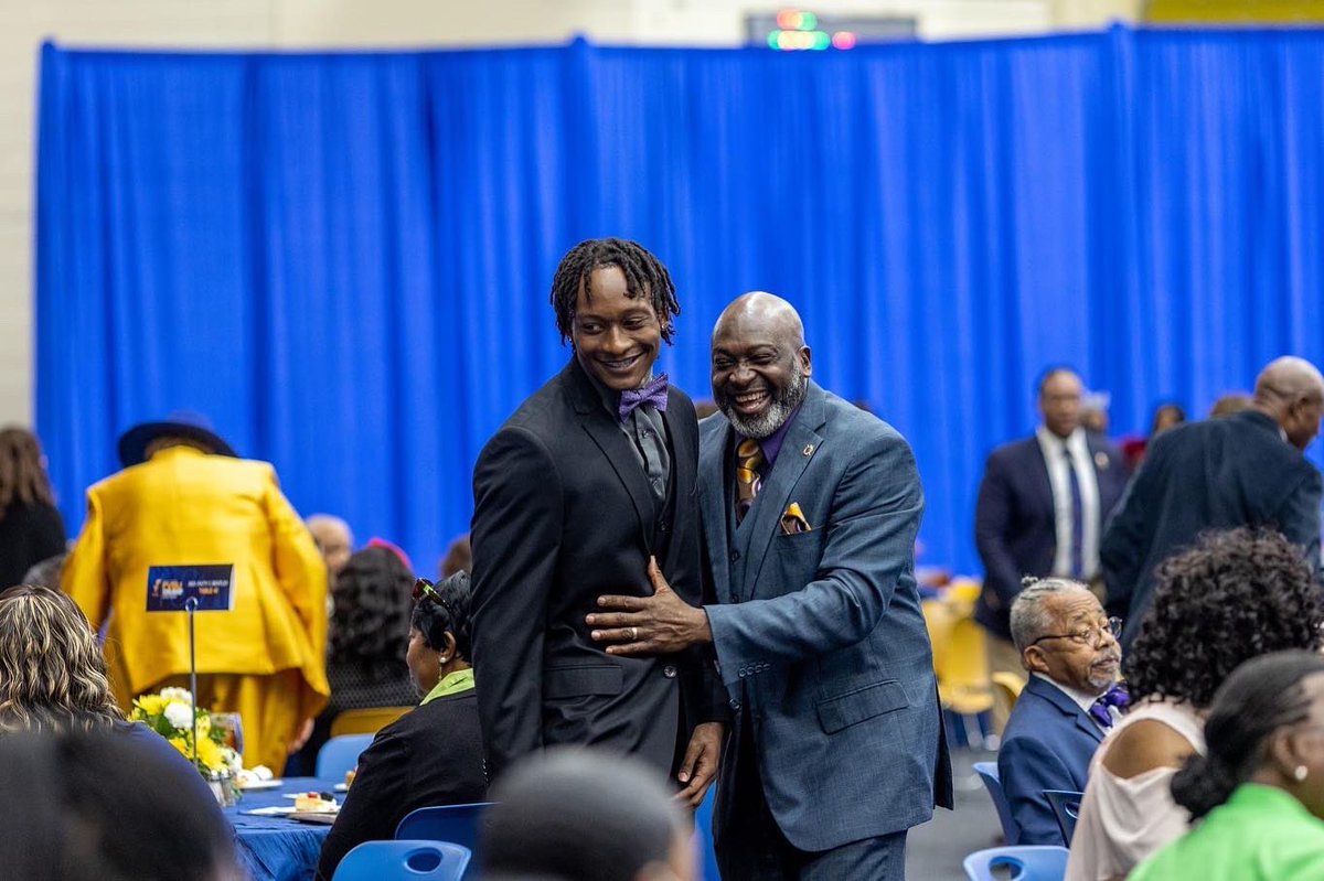 FVSU's tweet photo. Letโs support our deserving scholars! #FVSU #EmpowerthePossible https://t.co/v9k0SVu0Sk