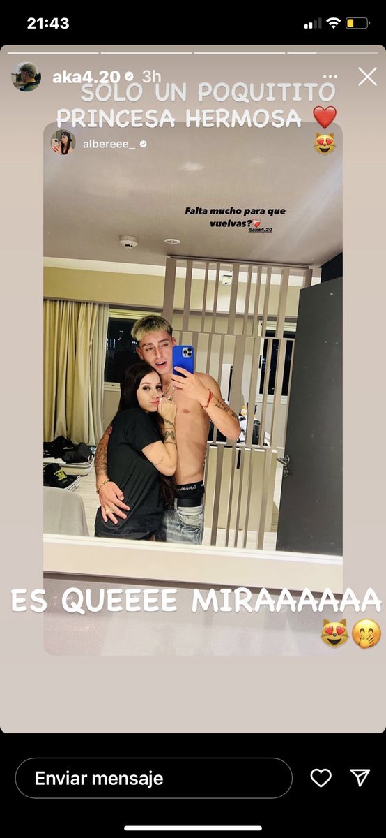 geraldinenaelaa's tweet photo. a mi nada de una sola carita enamorada, a mi trátame como el aka trata a albere https://t.co/YWFO6aWPfD