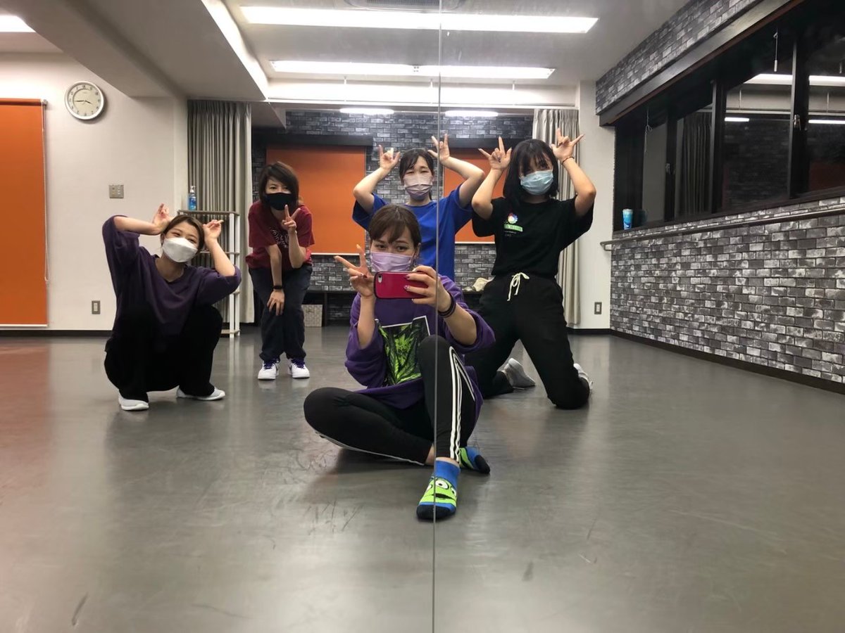 f_dance's tweet photo. 八王子ダンススクールFANTASY🤩 🌈
完全フリー制度導入しているので
★お仕事や学校の帰り
★家事などの合間時間
★お休みの日
個人のライフワークに合わせて参加できるダンススクールとなっています💖
＃八王子 ＃八王子市 #ダンス楽しい #ダンス好き
#初めてのダンススクール #ダンス体験レッスン https://t.co/a0D7PsTT6o