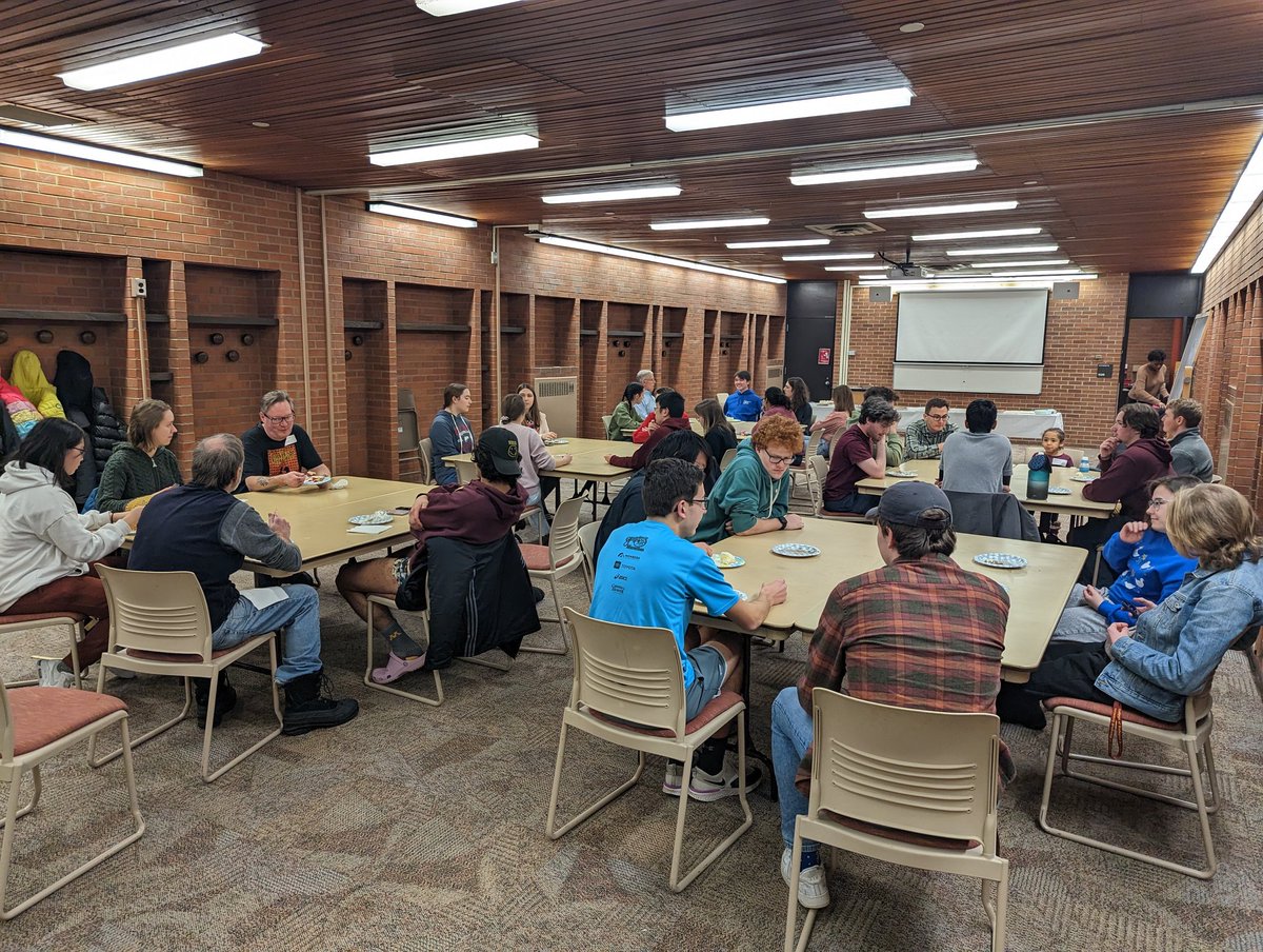 Getting a quick Pie With Professors in before the snowstorm hits 🥶🥧🥶🍰🥶