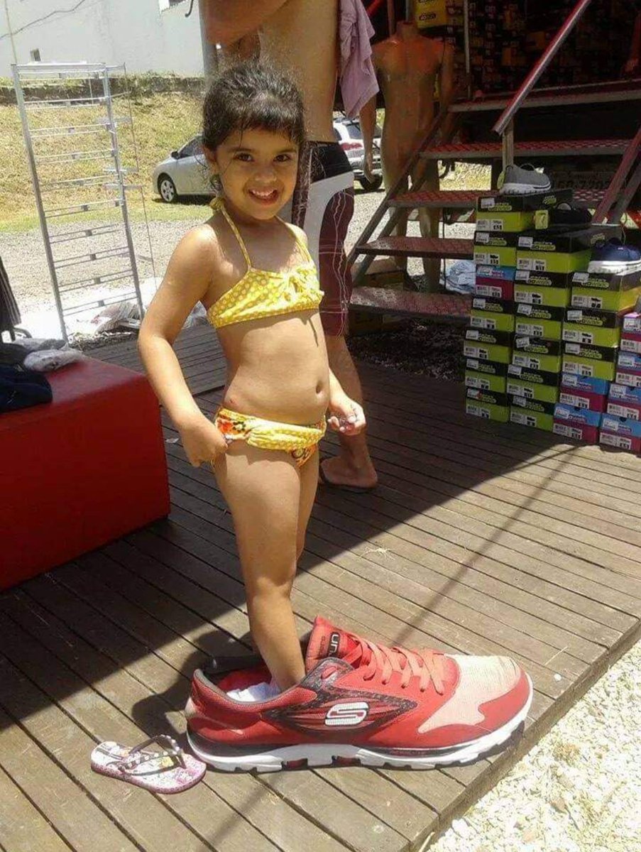 ceaerrioeli's tweet photo. "a mas ela nunca deu sinais" https://t.co/L3VXOsVVBo