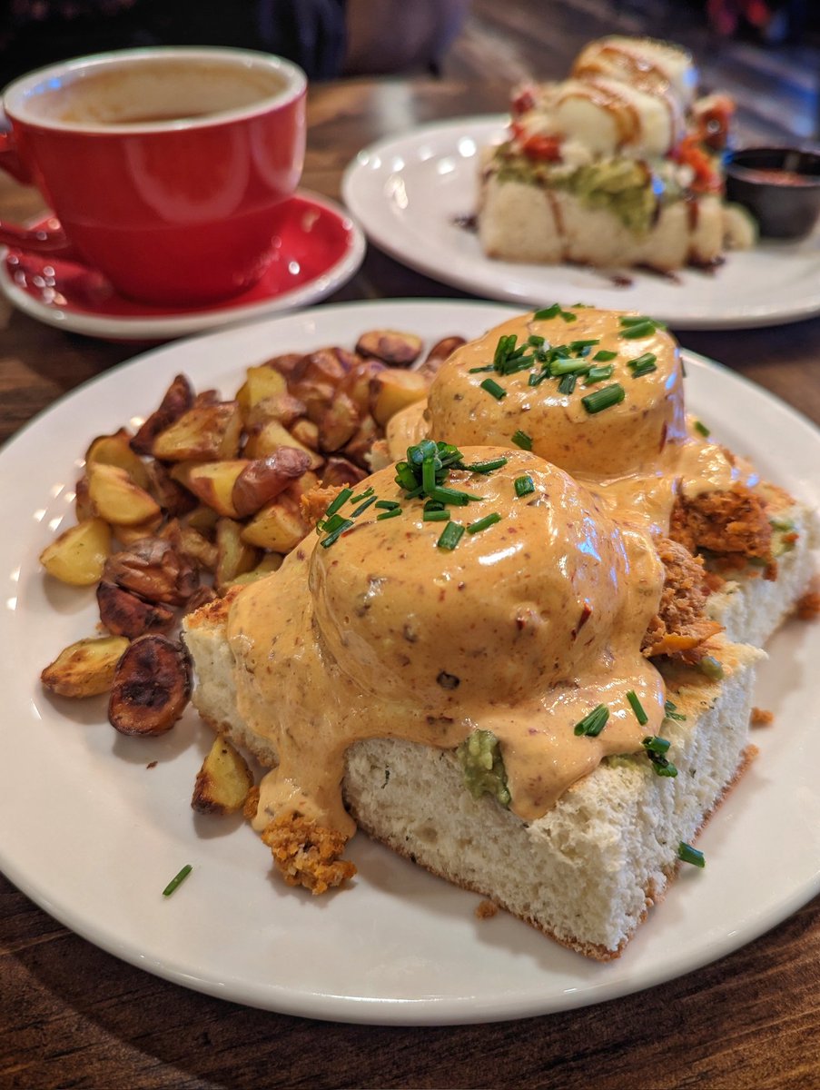 IBBtravel's tweet image. I'm still blown away by the top notch eats you'll find in #Wasagaming. Who knew you could eat so well in the heart of a national park! @RidingNP really does have it all. Cheers to a spectacular visit in #ClearLakeCountry with @TravelManitoba! #ExploreMB