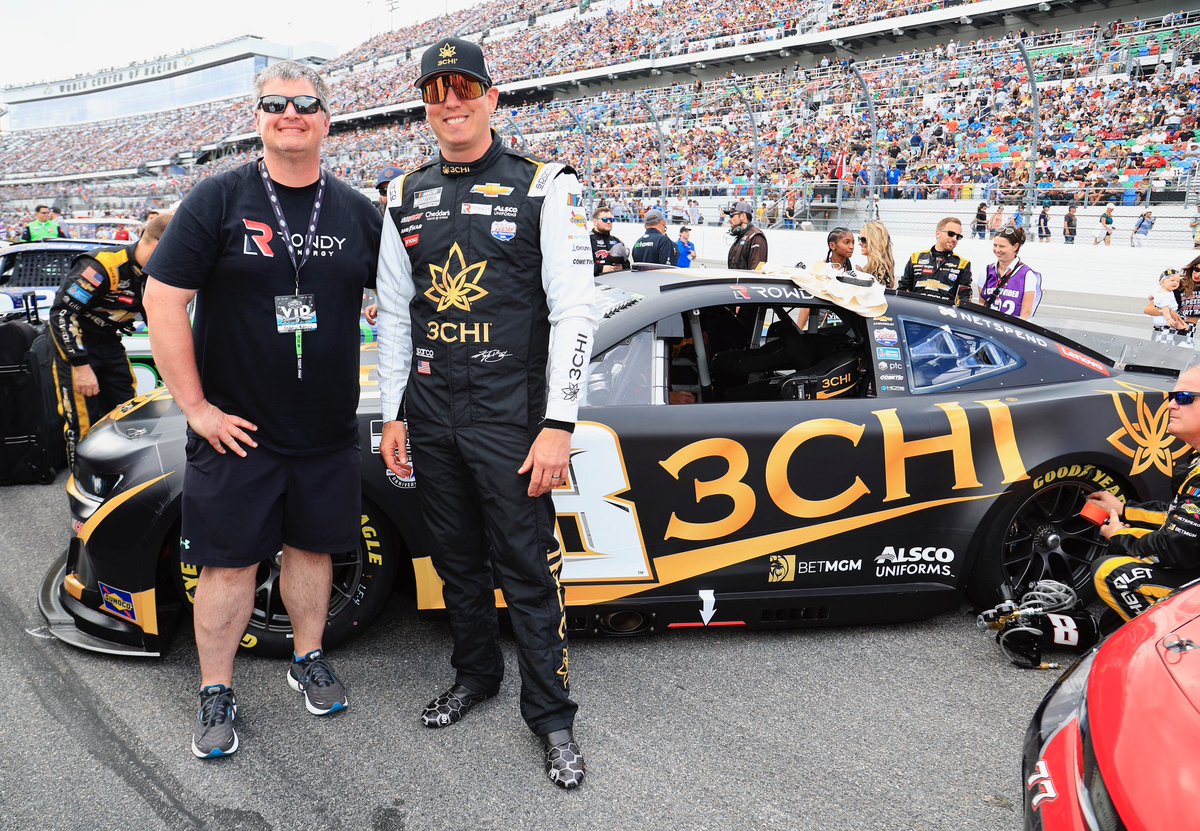 rowdyenergy's tweet photo. While things didn’t end the way we hoped in the race, our Ultimate Race Experience winner Andy from Maryland had a Rowdy weekend! #DAYTONA500 https://t.co/QFIuTEErFY