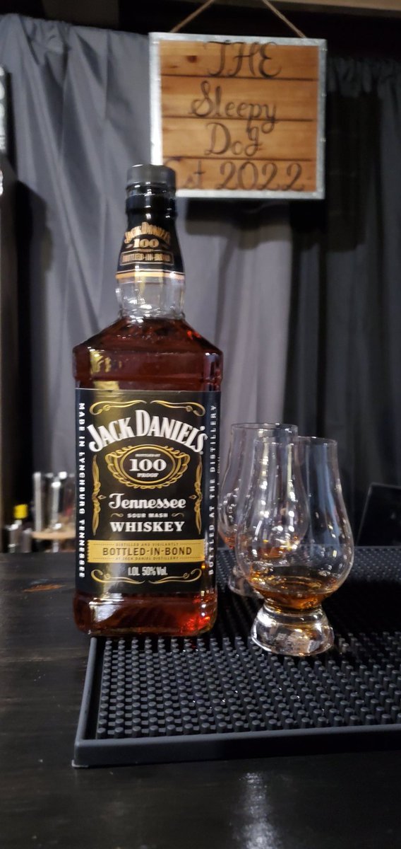 justjt419's tweet image. Drinks a whiskey drink...

@JackDaniels_US @KeepItDownpod
@scroog468
#TastyTuesday #KeepItDown