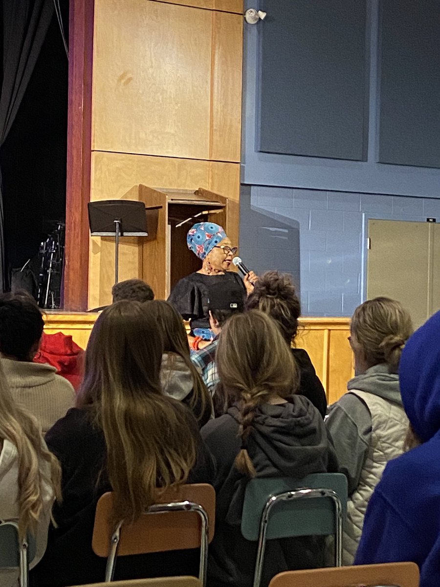 ParksideCI's tweet photo. Thanks to my dear friend @akano_l for coming to Parkside @TVDSB to share her story with over 120 students - when I think of #BlackExcellence I think of her! Thanks for sharing the Donkey Story #BlackHistoryMonth https://t.co/SRTSxDOXdM