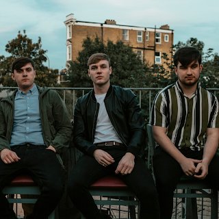 WYMHM's tweet image. Nightshift by @SyftaBand #nowplaying #newmusic on @KXFM_ #Widnes #UK