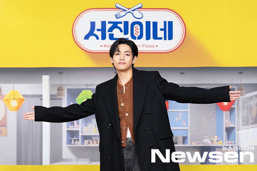 btspicstwt_'s tweet photo. [📸 PHOTOS] #V at Seojin's Press Conference (1)

[source: k-media] https://t.co/FC7c3nyQ2c