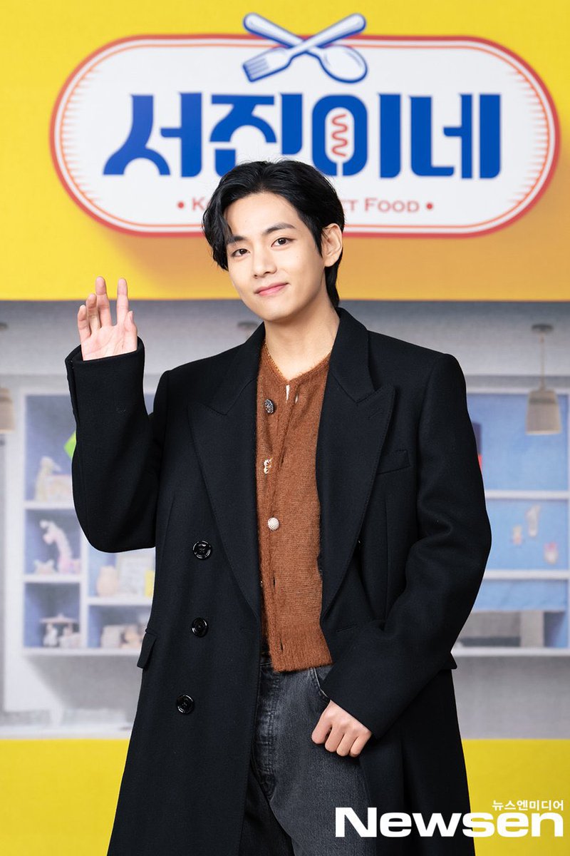 btspicstwt_'s tweet photo. [📸 PHOTOS] #V at Seojin's Press Conference (1)

[source: k-media] https://t.co/FC7c3nyQ2c