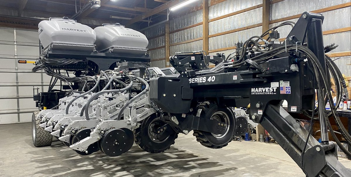 💥Planters Available for #plant23                             🔹2023  Series 2 - 16/31 15”equipped with vDrive DeltaForce - $405,000

🔹2023 Series 2 - 16 Row 30” equipped with vDrive DeltaForce - $316,000
✅Discounts and trade-in available! Let’s make a deal! 618-697-8917