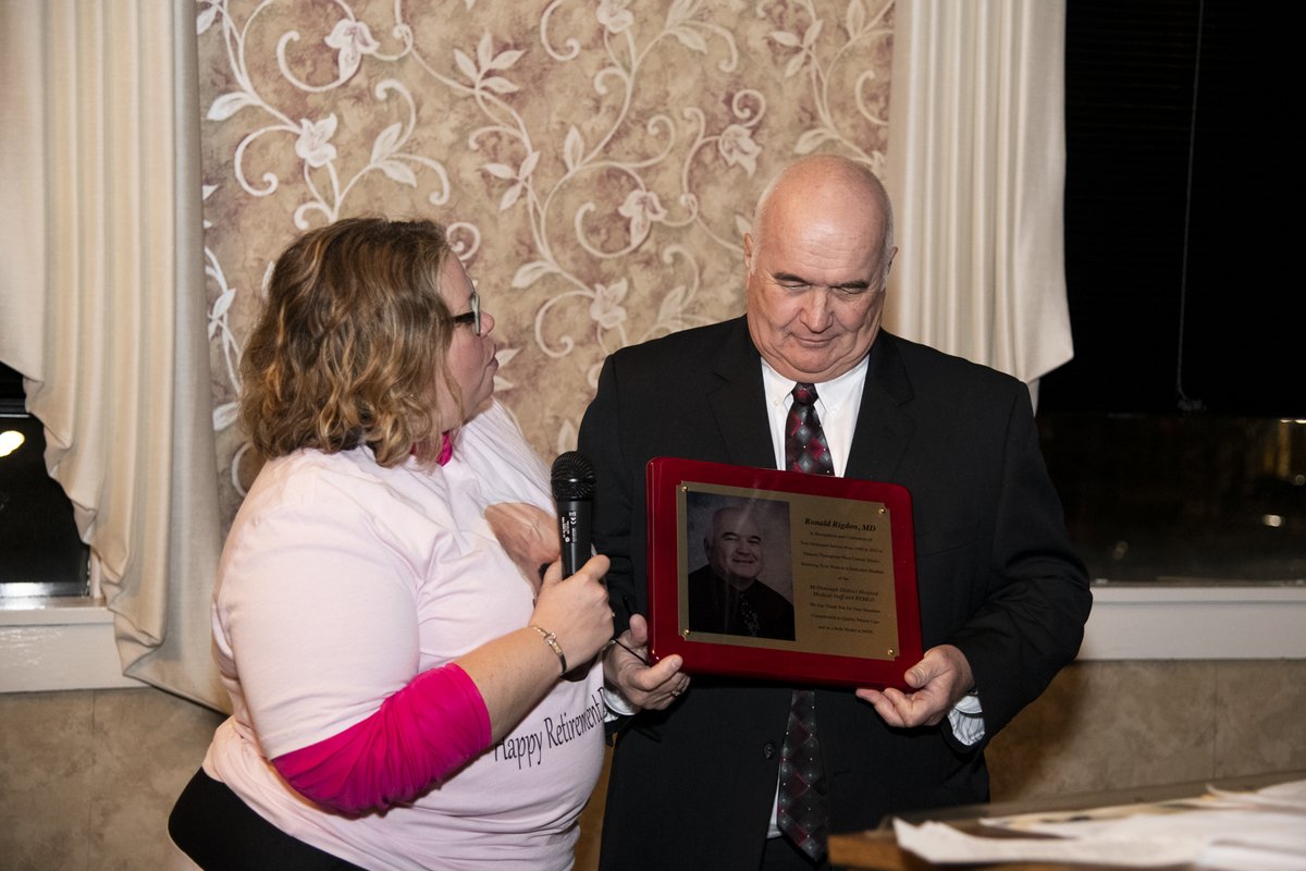MDH_Hospital's tweet photo. The MDH Medical Group recently held a Retirement Roast for Dr. Ron Rigdon (Radiologist), celebrating nearly 35 years of service.

Dr. Rigdon was presented a plaque by Medical Staff President Dr. Amy Waschull during the event.

Thank You, Dr. Ron Rigdon! https://t.co/dynFaiUoCh