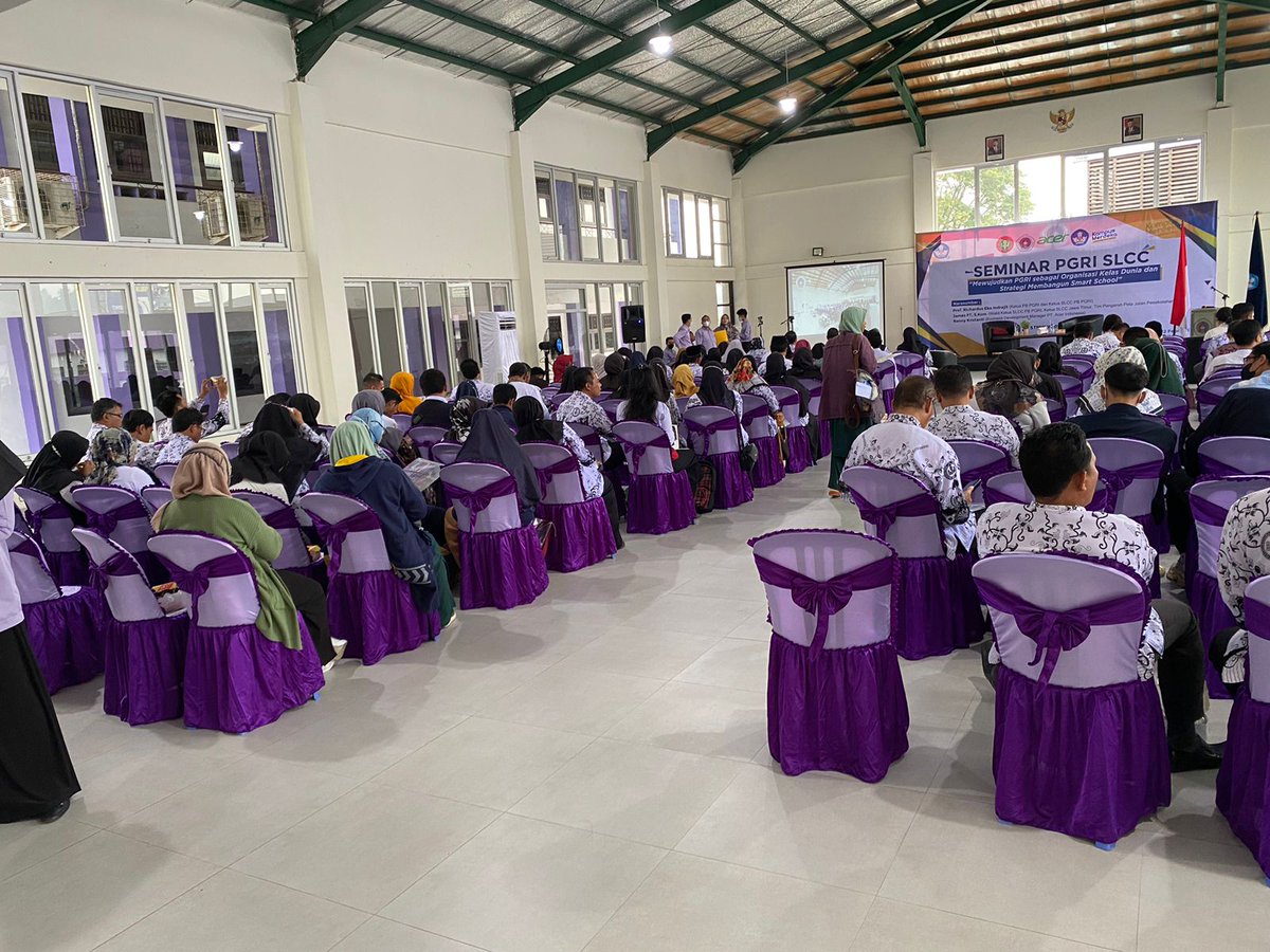 PBPGRI_OFFICIAL's tweet photo. Pagi ini PGRI Kalimantan Timur siap mengikuti Seminar dari PGRI SLCC terkait mewujudkan PGRI sbg organisasi kelas dunia dan membangun smart school bersama Prof. Eko Indrajit Ketua PGRI SLCC.

#PGRI https://t.co/qBhvl5WjvU
