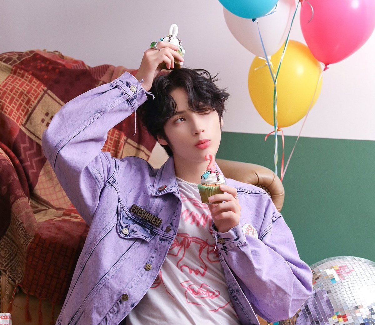 food food 🍫

#채원 #CHAEWON #휴닝카이 #HUENINGKAI