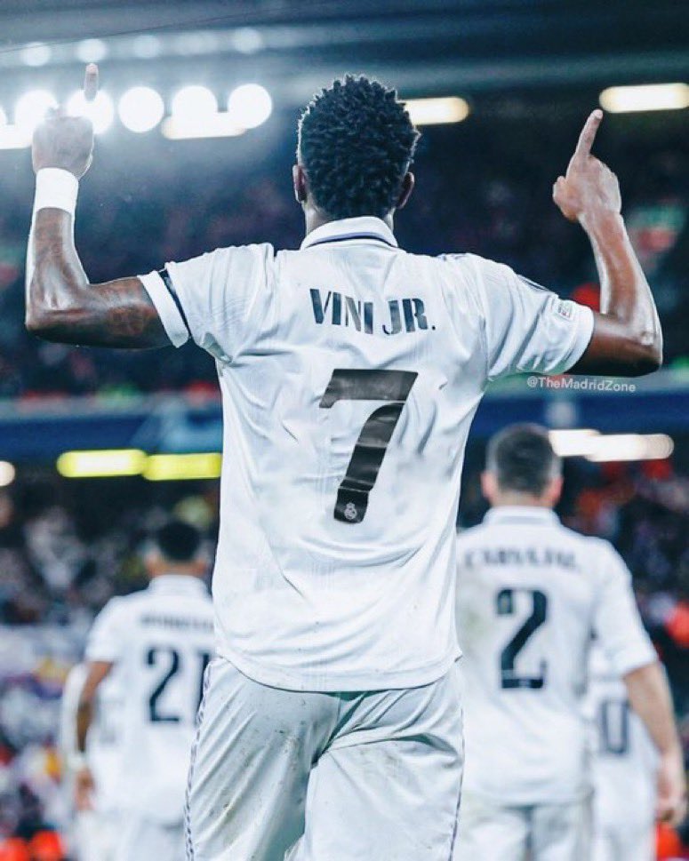 Vinicius Júnior assume camisa histórica do Real Madrid