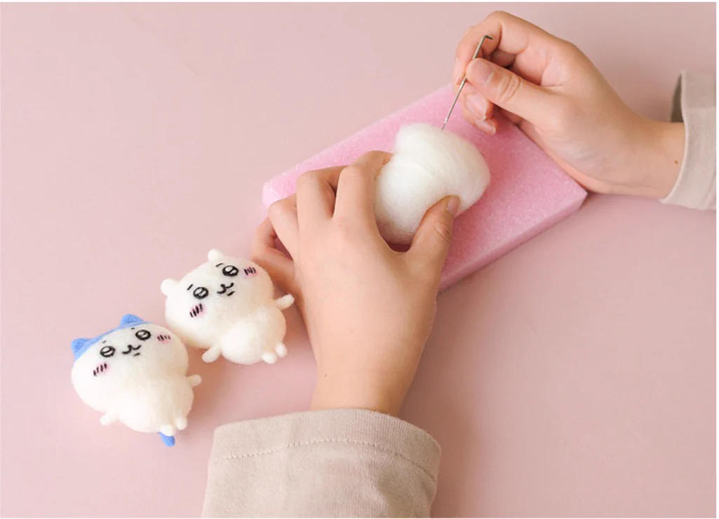 ちいかわのニードルフェルト手芸キットが登場。いろんな意味でヤバい。