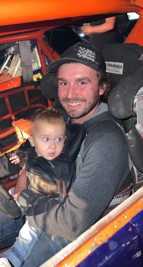 OhrtMarshal's tweet photo. Just trying to be someone you can be proud to call dad https://t.co/KWziF5P9U7