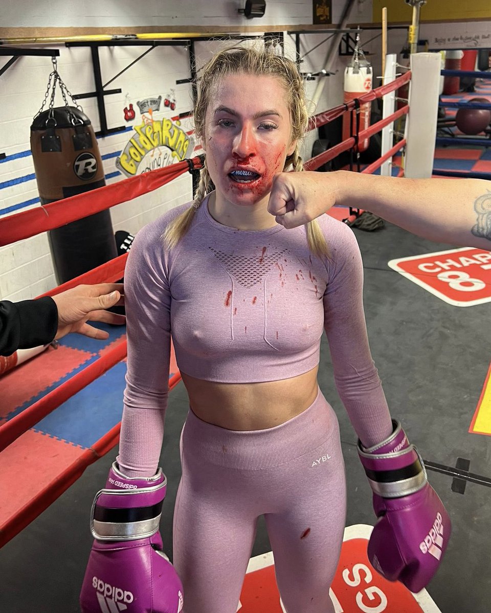 HappyPunch's tweet photo. .@NichLmao &amp; @AstridWett both put in some WORK today 😳🩸 https://t.co/xzIbQLaCg1