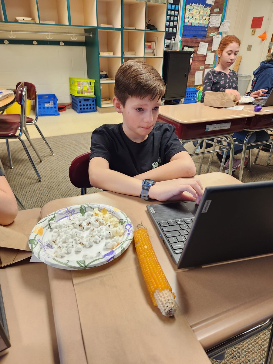 Learning how maple syrup is made with our <a href="/PAFriendsofAg/">PA Friends of Ag</a> Ag Awareness Crate and popping corn off the cob makes for a delicious time at Ag Club! @gr5SouthLeb