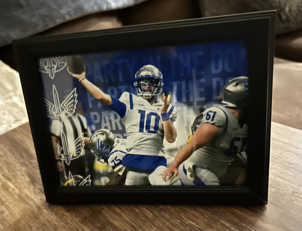 PartyintheDome's tweet photo. GIVEAWAY‼️: MUST BE FOLLOWING TO WIN, ONCE THIS TWEET HITS 25 RTs &amp; 25 LIKES ONE RANDOM PARTICIPANT WILL BE SELECTED. UP FOR GRABS CUSTOM FRAMED @10AJMcCarron #PartyintheDome‼️ 5x7 https://t.co/Hqg5rdZ97m