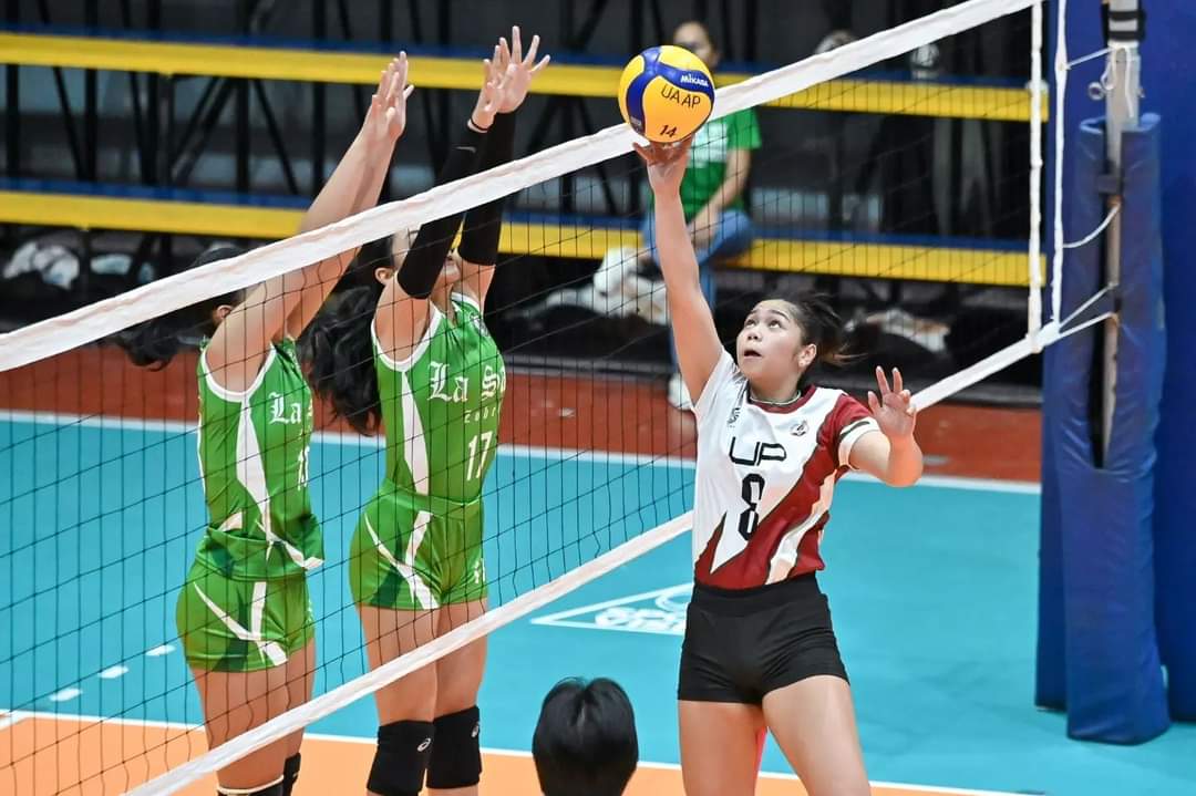 JuliaDelFP's tweet photo. Good luck on your upcoming games 👀 ✊

📸 Angelo Perez | NoWhereToGoButUP

#UPISGVT #NowheretogobutUP #UPFight 
#UAAPGirlsVolleyball https://t.co/WD1OH61PCh