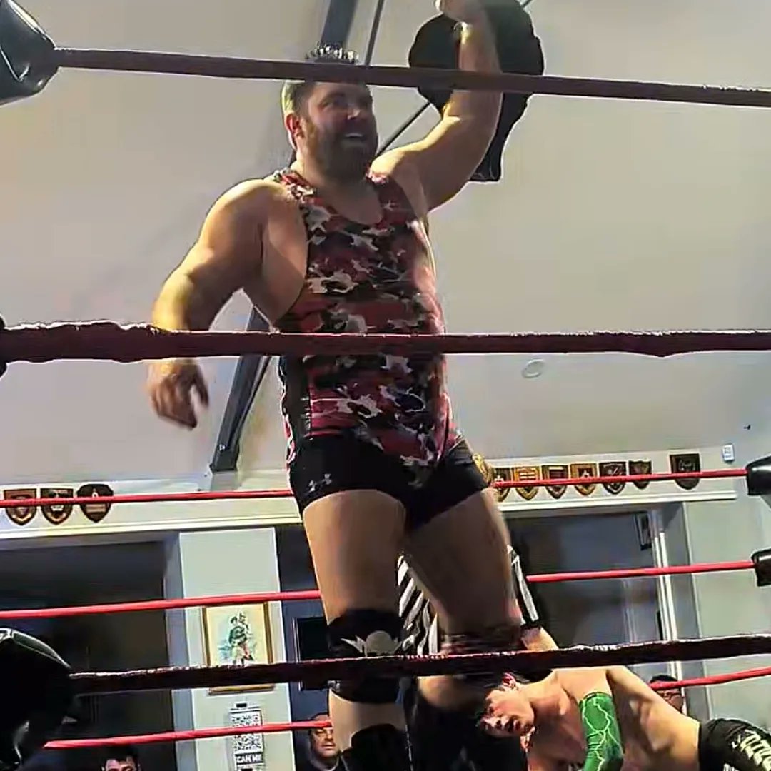 Successfully defended my Open Challenge Championship against not one but two opponents during this past weekends @StayTrueNI No Love Lost show.

#killdozer #niwrestling #ukwrestling #irishwrestling #americanwrestling #nolovelost #365 #24/7