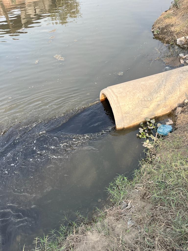 Lakhanpal1Cm's tweet image. Ludhiana smart city ! Strategically, there is no release of polluted water in the sewer on Sunday being a holiday.  Maximum polluted water is released from 07.00 pm till 06.00 am. Inauguration of #JamalpurSTP was done on Monday morning. Clean #BuddhaDary a showpiece. Yet a Dream?