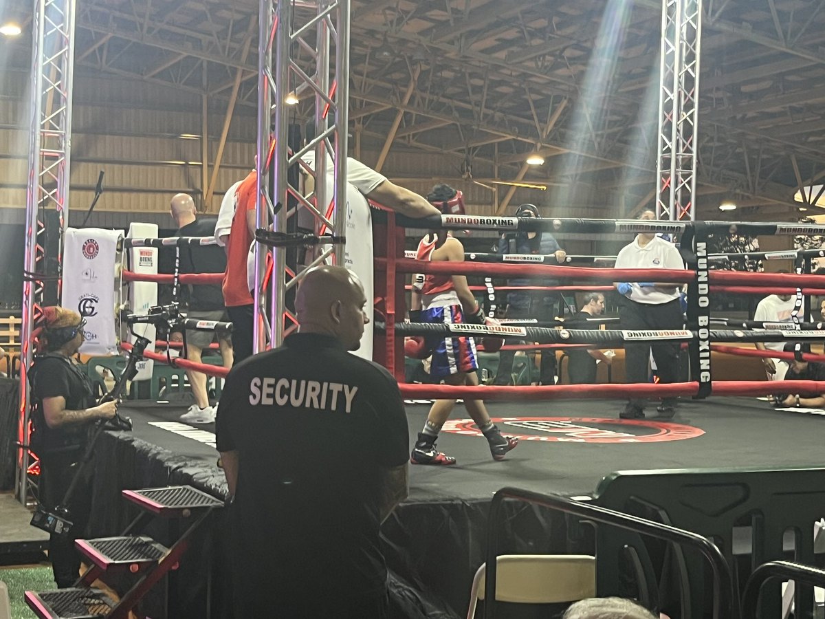 devine_security's tweet image. This is the only fighting Devine Security allows when they are on duty! #mundoboxing