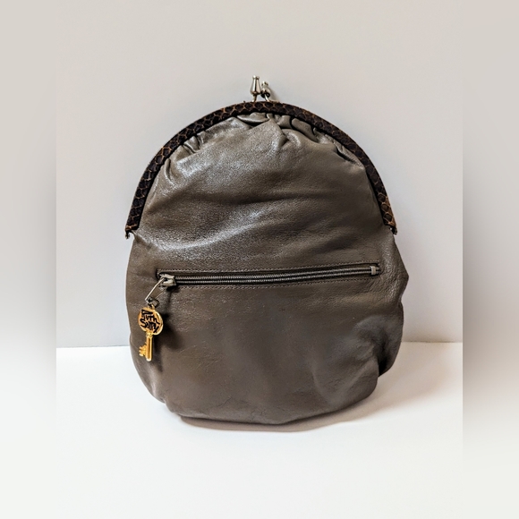 LVoutlander's tweet photo. So good I had to share! Check out all the items I'm loving on @Poshmarkapp #poshmark #fashion #style #shopmycloset #op #ruthsaltz #burtsbees: https://t.co/Xc2YnmNWFl https://t.co/u96BRXtIbJ