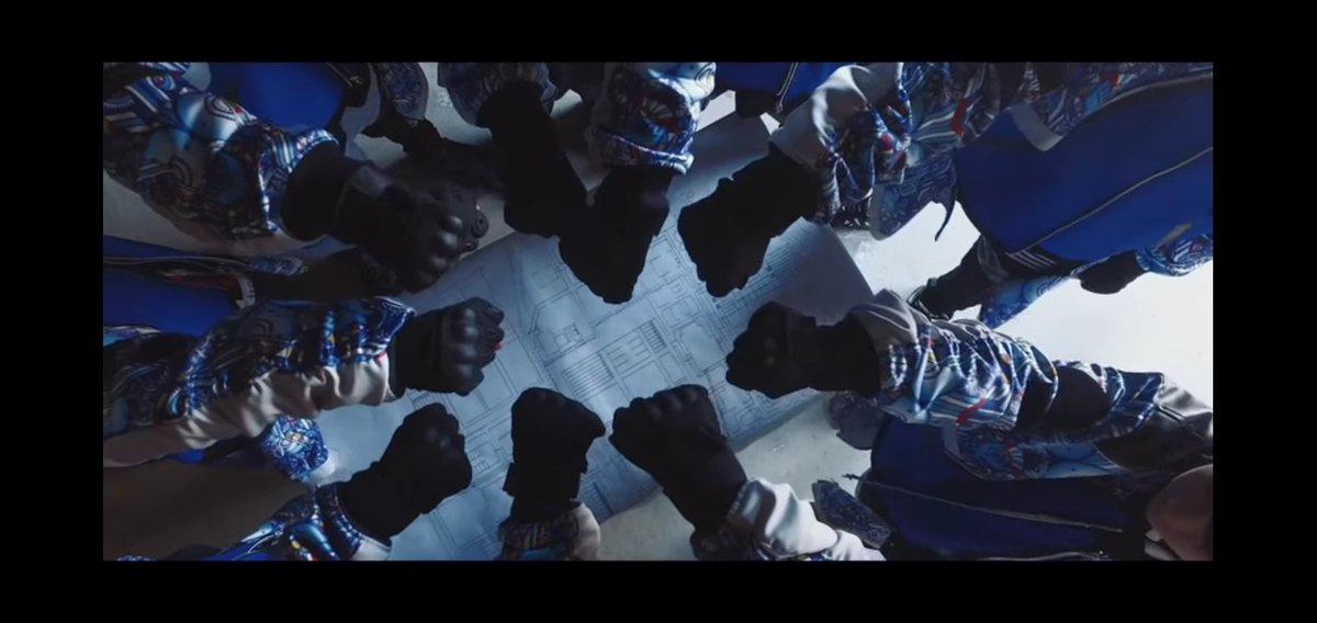 mikazuki_tsu's tweet photo. 🐲Debut in 2015
🐲Outfits upgraded 
🐲fire scene Brotherhood MV in 2016 -upgraded 🔥
https://t.co/qMqOuCx1pO
🐲white Soul Flag (Monster era) 2017 revolve to black flag. 🏳️🏴 
https://t.co/DGaRye2Tvl
https://t.co/yBy4eJXmsH

🐲 this is #SUPERDRAGON REVOLUTION 🐲 https://t.co/d93lc7XzGU