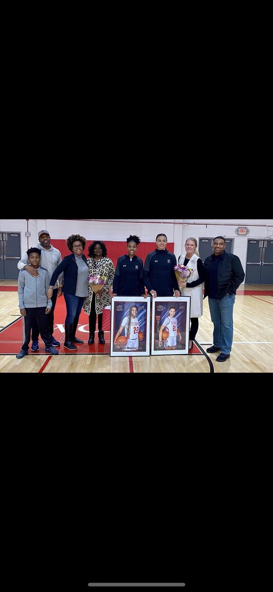 SJCHSBBALL's tweet photo. 💥💥Senior Night was a Blast 💥 💥

Thank You @delaneythomas21 and @m1kaia for all your hard work and dedication for the past 4 years!  

⚔️🛡️⚔️🛡️ https://t.co/aaXRtrIKBj
