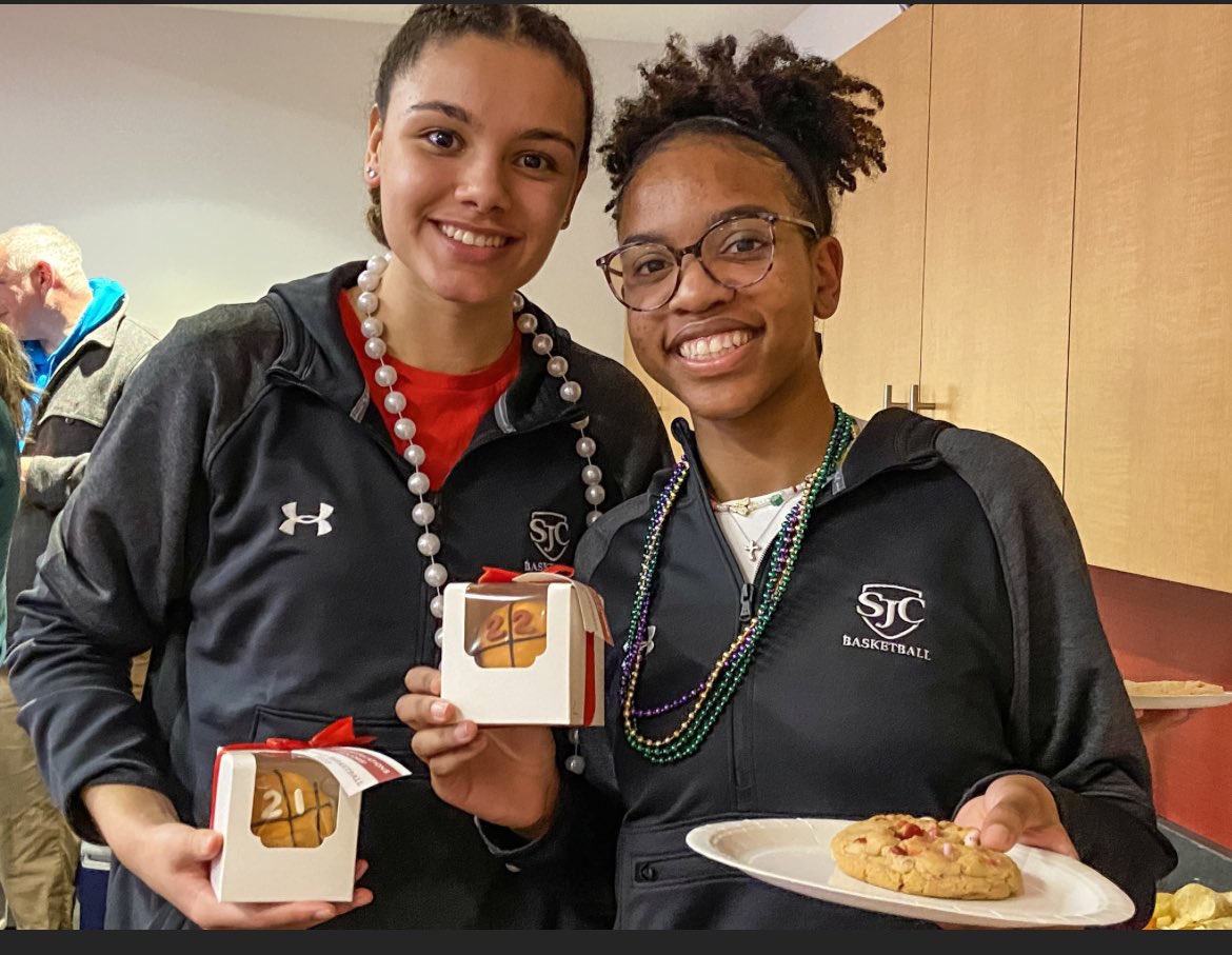 SJCHSBBALL's tweet photo. 💥💥Senior Night was a Blast 💥 💥

Thank You @delaneythomas21 and @m1kaia for all your hard work and dedication for the past 4 years!  

⚔️🛡️⚔️🛡️ https://t.co/aaXRtrIKBj