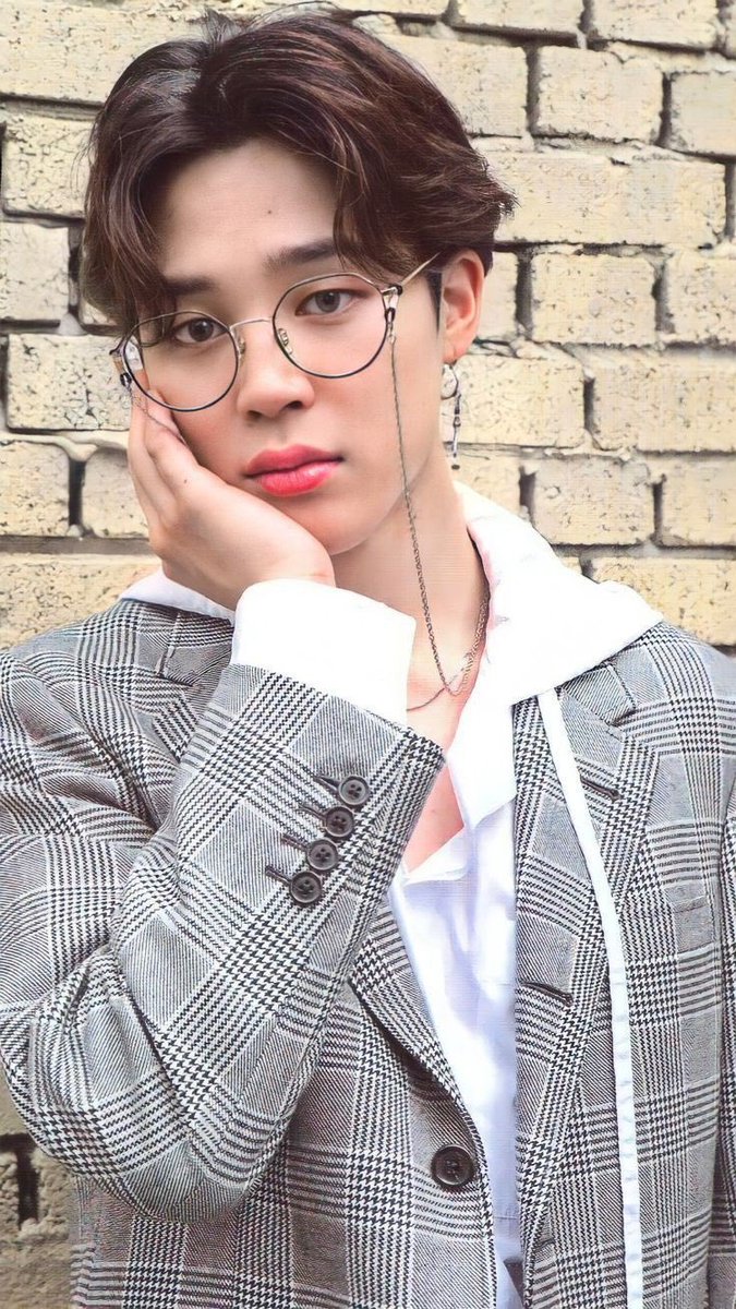 前は仕事中トイレ行って格闘してたけど、今日は体調もわりかし良いし、頑張れる気がする✊🐥

#FACE_Jimin