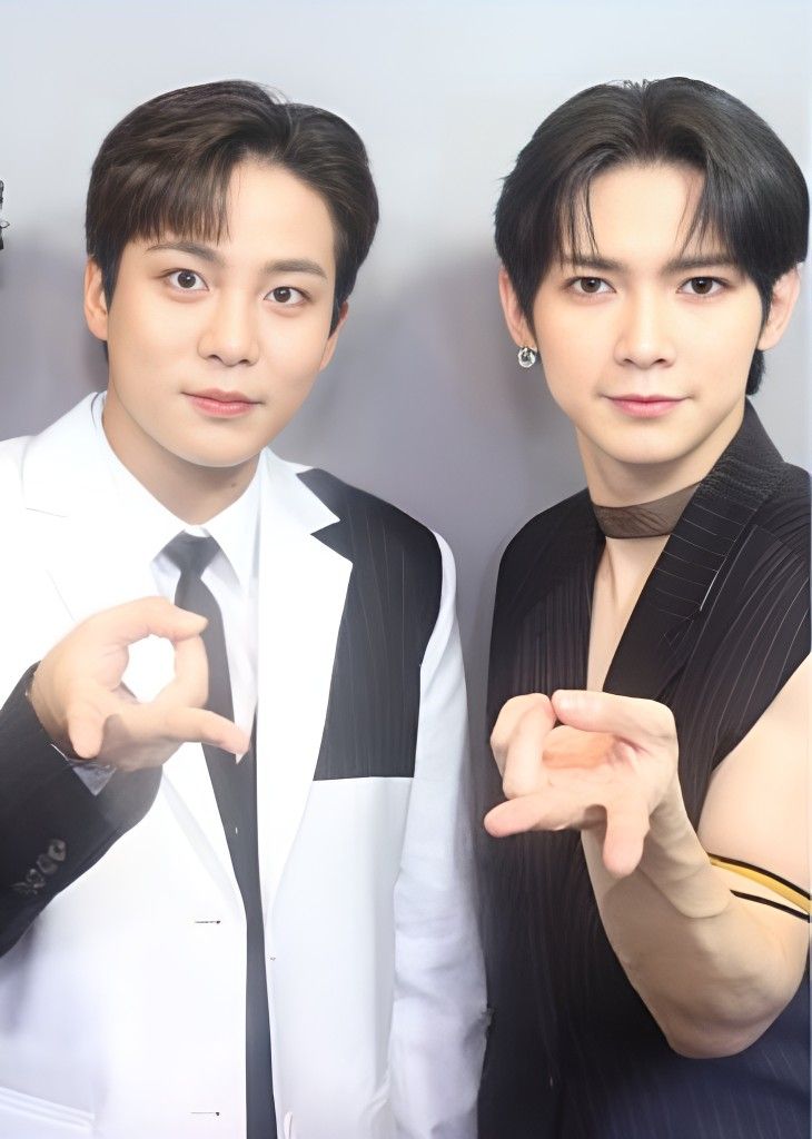 realtheone_'s tweet photo. 𝘼𝙩𝙞𝙣𝙮 𝙎𝙚𝙡𝙘𝙖 𝘿𝙖𝙮 (𝙄𝙧𝙞𝙨 𝙗-𝙙𝙖𝙮 𝙫𝙚𝙧.) 🎉

𝘈𝘯𝘯 𝘢𝘯𝘥 𝘐𝘳𝘪𝘴 : 🧸⭐
𝘑𝘰𝘯𝘨𝘩𝘰 𝘢𝘯𝘥 𝘠𝘦𝘰𝘴𝘢𝘯𝘨!

#AtinySelcaDay #ATEEZ #ATINY #TheOne #JONGHO #YEOSANG @ATEEZofficial https://t.co/3S2zs35Wl8