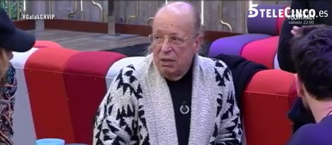 agus_rey's tweet image. Uno de los concursantes de mayor edad que entró a #GranHermano se dio en #GHVIP7 España, donde ingresó el tarotista Raphel de 70 años.