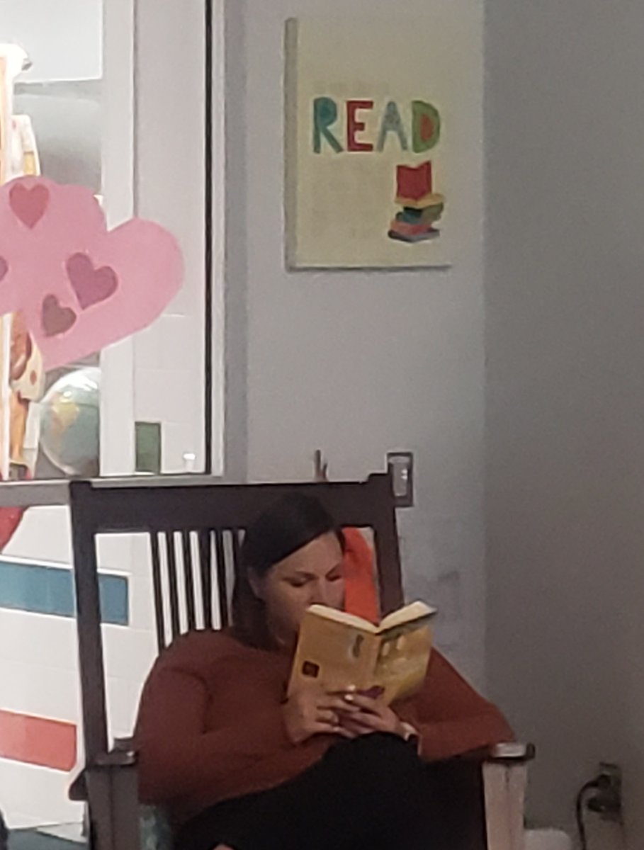 DRico_CTES's tweet photo. Love that @KAnderson_CTES reads while at the library with her scholars!👏❤📚
#readingrolemodel
#TeamSISD #SISD_READS #CTEAlwaysonPoint 
@MrSchuReads https://t.co/momaOFIOXo