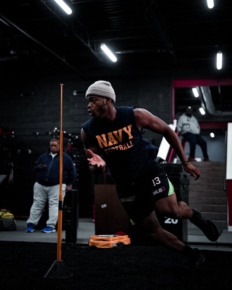 MoutomeJulien's tweet photo. The work is inevitable😤😤 @TrenchCombat @NavyFB @CoachDan_Y #onlywaytolive https://t.co/f5Jgvb3MZB