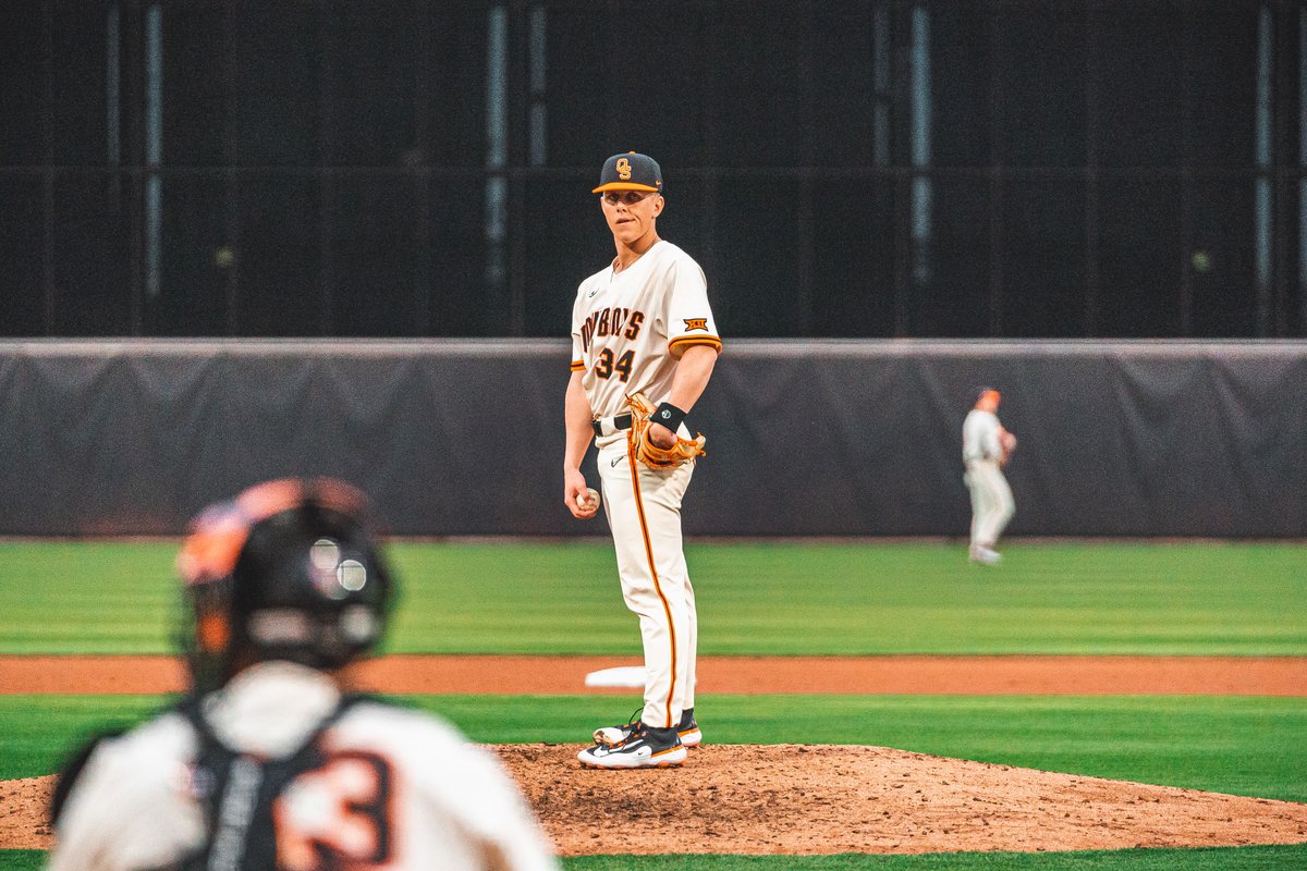 OSUBaseball's tweet photo. Shoutout to the boys who assisted with the NO-NO!

#OurStandard | #GoPokes https://t.co/LAliXoGvUs