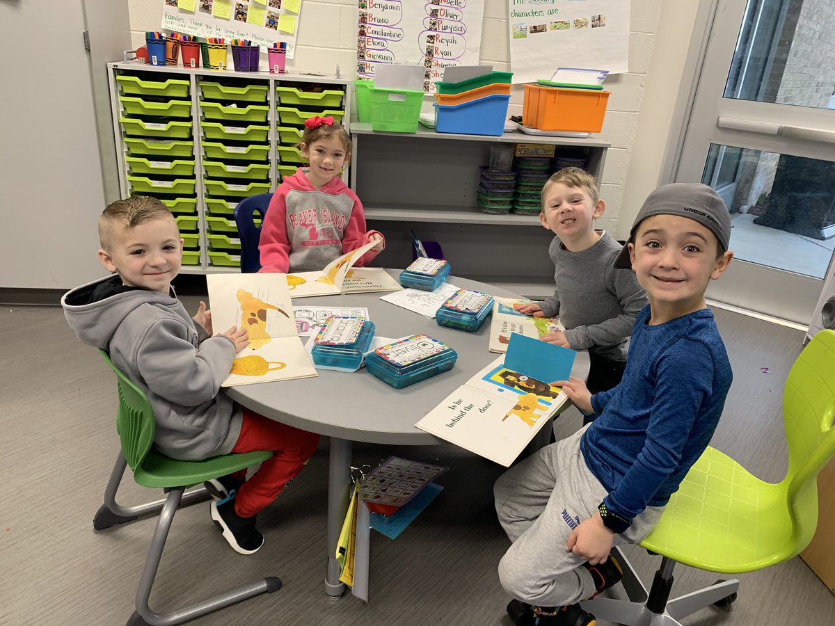 SlusherKinder's tweet photo. Applying phonics, reading, and writing skills independently during Literacy Stations! https://t.co/rn6vQXmFLv