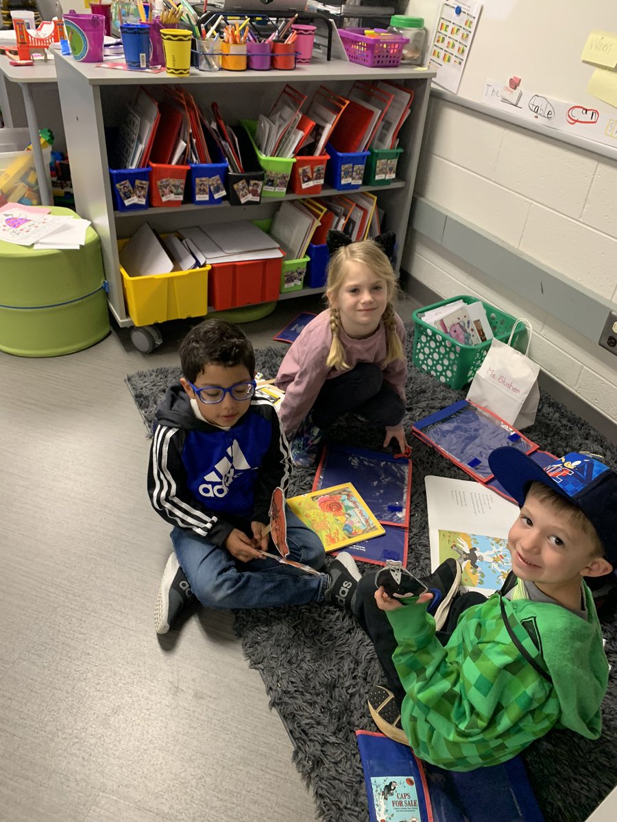 SlusherKinder's tweet photo. Applying phonics, reading, and writing skills independently during Literacy Stations! https://t.co/rn6vQXmFLv